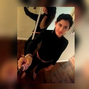 Meet your Posher, Leslie